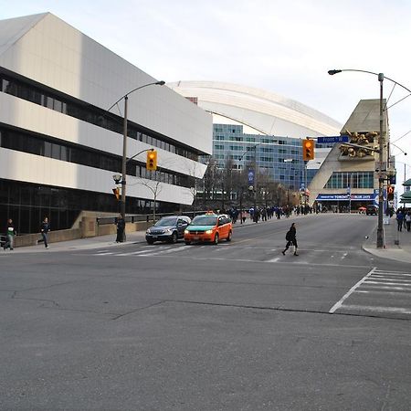 Livingsuites Toronto - 20 Blue Jays Way Екстериор снимка